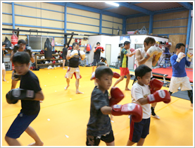 シャドーキックボクシング